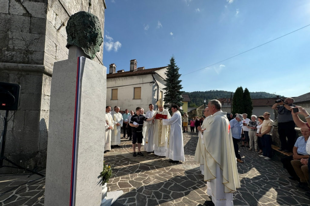 Oče Franc je ljubil svoje ljudstvo in Cerkev